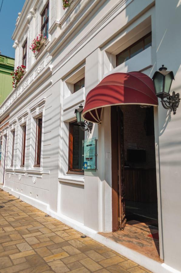 Central Palace Hotel Castro Extérieur photo